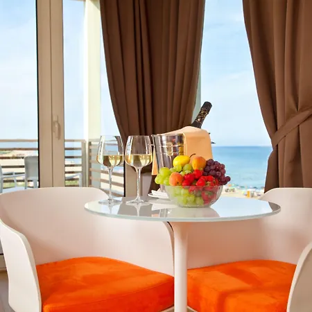 Cub Torre Salinas (adults Only) 酒店 4*