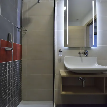 Cub Torre Salinas (adults Only) San Priamo